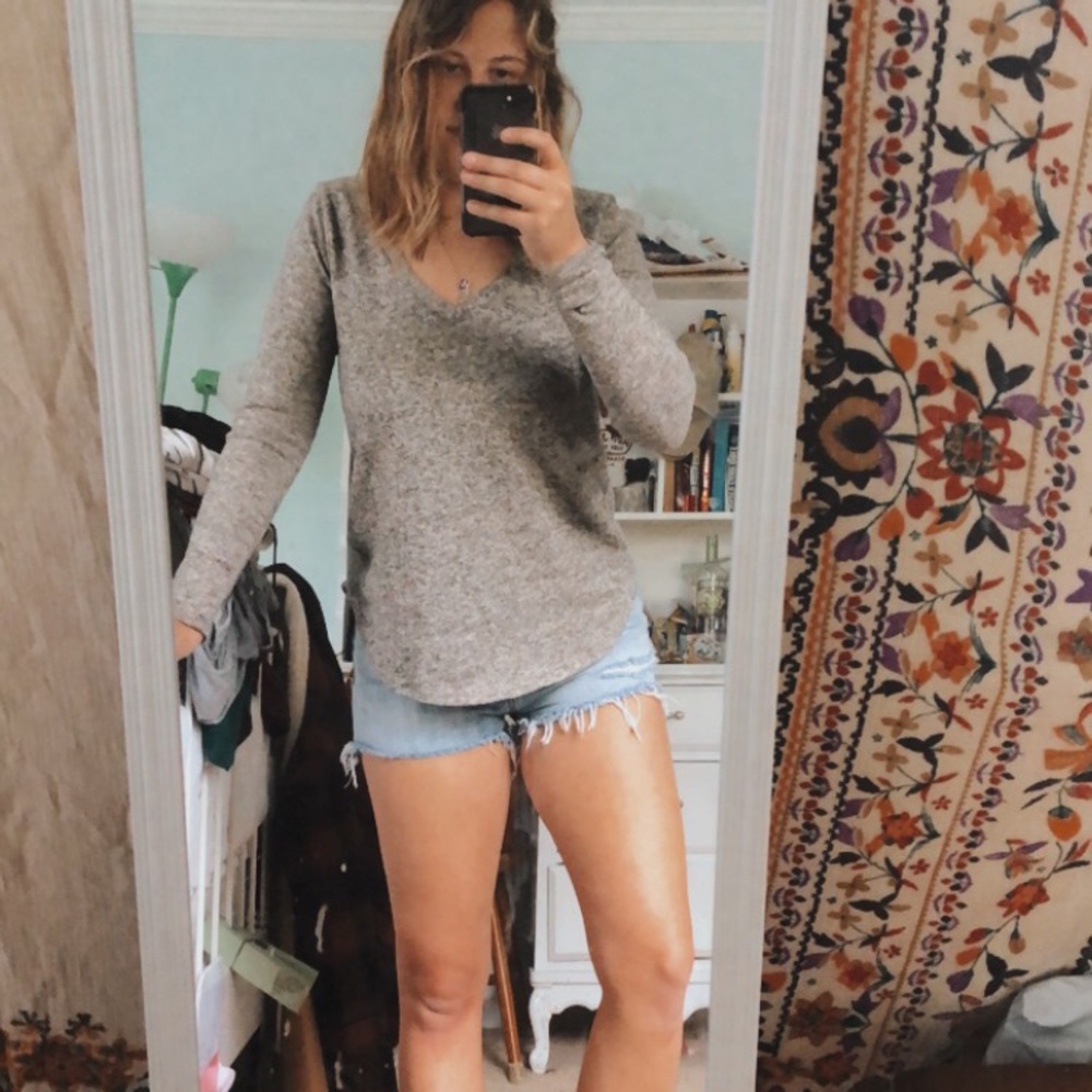 Cozy long sleeve with zipper detail